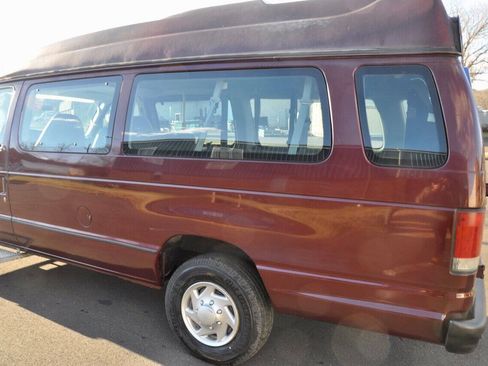 Used 2005 Ford E-350 and Econoline 350 XL RWD image 18