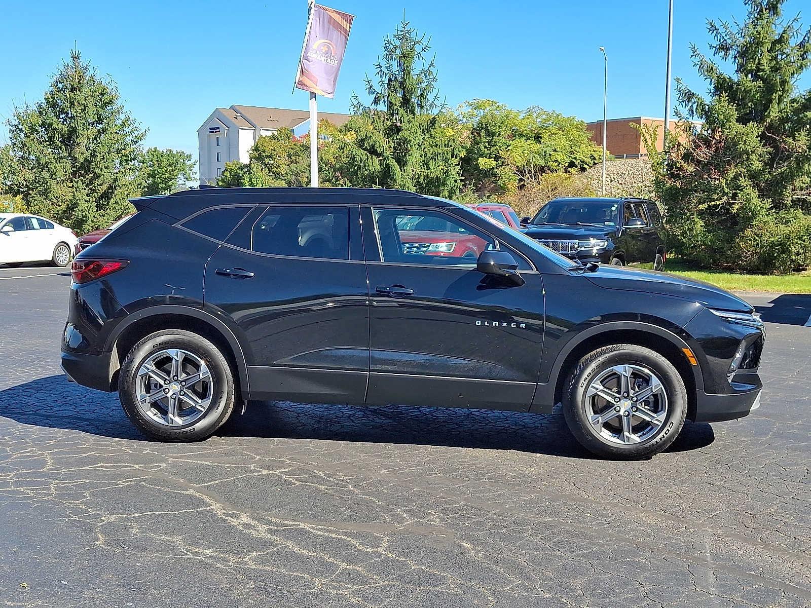 Used 2024 Chevrolet Blazer LT w/ Convenience Package AWD/4WD image 7