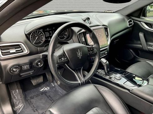 Used 2021 Maserati Ghibli RWD image 17