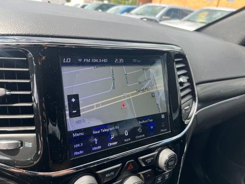 Used 2019 Jeep Grand Cherokee Limited AWD/4WD image 16