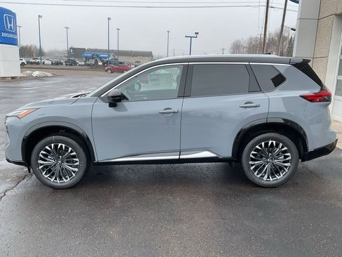 New 2026 Nissan Rogue Platinum image 8