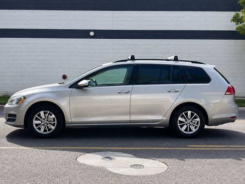 Used 2016 Volkswagen Golf S FWD image 2
