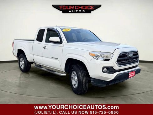 Used 2018 Toyota Tacoma SR5 AWD/4WD image 3