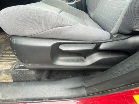 Used 2024 Toyota Corolla Cross AWD Hybrid w/ Moonroof Package image 12