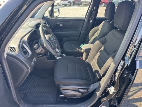 Used 2022 Jeep Renegade Latitude AWD/4WD image 17