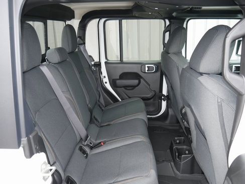 Used 2024 Jeep Gladiator Sport image 28