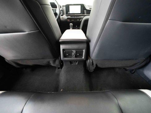 Used 2025 Toyota Camry SE image 22