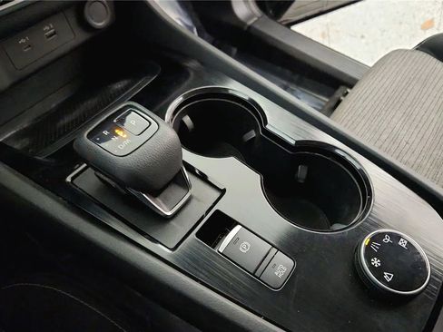 Used 2023 Nissan Rogue SV image 27