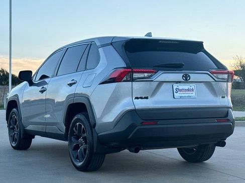 Used 2023 Toyota RAV4 LE image 6