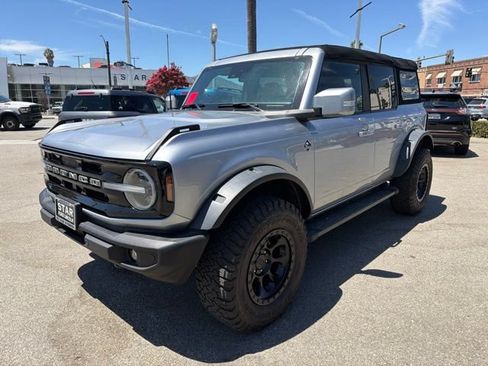 Used 2023 Ford Bronco Outer Banks AWD/4WD image 3
