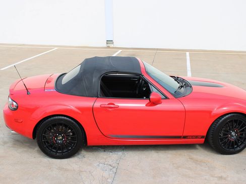 Used 2006 MAZDA MX-5 Miata Sport RWD image 15