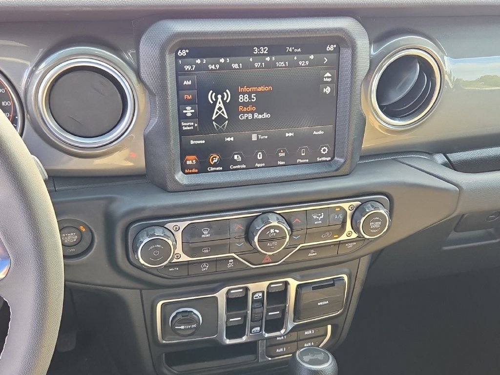 Used 2023 Jeep Wrangler Unlimited Sahara AWD/4WD image 21