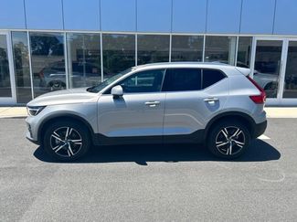 Used 2025 Volvo XC40 B5 Core AWD/4WD video 2