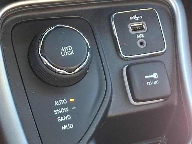 Used 2020 Jeep Compass Latitude AWD/4WD image 14