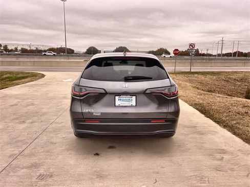 Certified 2025 Honda HR-V LX image 6