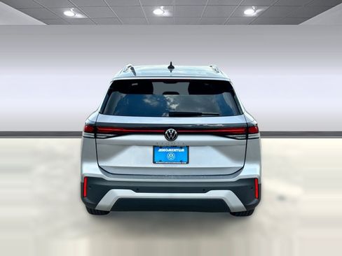 New 2025 Volkswagen Tiguan S FWD image 9