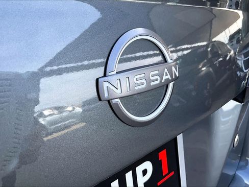 Used 2025 Nissan Versa S w/ Trunk Package image 28