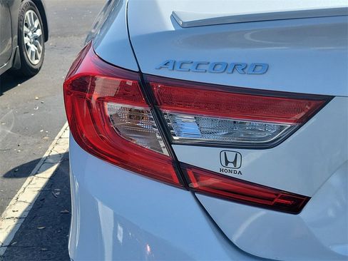 Used 2019 Honda Accord Sport image 11
