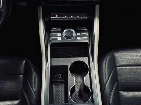 Used 2024 Lincoln Nautilus Reserve image 31