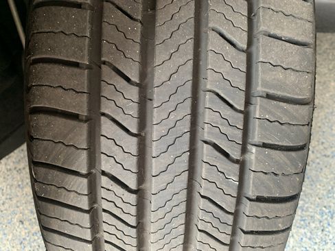 Used 2019 Chrysler Pacifica Touring Plus w/ Tire & Wheel Group FWD image 34