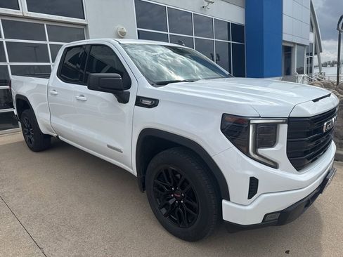 Used 2023 GMC Sierra 1500 Elevation w/ LPO, Elevation Black Package image 3