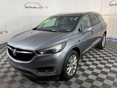 Used 2018 Buick Enclave Premium w/ Experience Buick Package AWD/4WD image 3