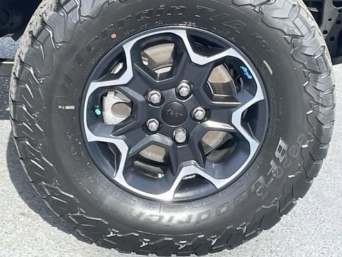 Used 2023 Jeep Wrangler Unlimited Rubicon 4xe w/ Steel Bumper Group image 13