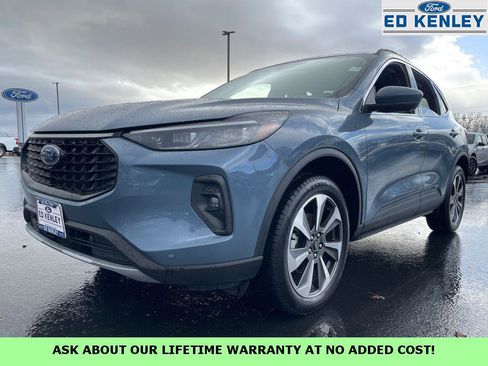 Used 2024 Ford Escape Platinum image 1