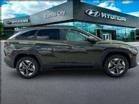 Certified 2025 Hyundai Tucson SEL image 9
