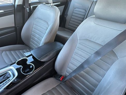 Used 2014 Ford Fusion S image 21