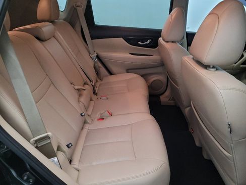 Used 2020 Nissan Rogue SL w/ Premium Package image 19