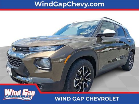 Certified 2022 Chevrolet TrailBlazer ACTIV w/ Sun and Liftgate Package image 1