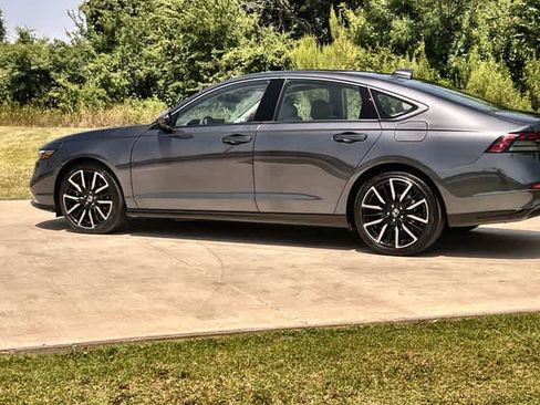 Used 2026 Honda Accord Touring image 4