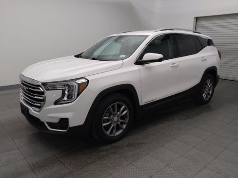Used 2024 GMC Terrain SLT FWD image 2