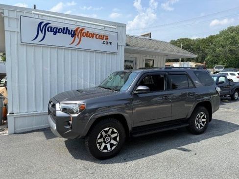 Used 2019 Toyota 4Runner TRD Off-Road AWD/4WD image 16