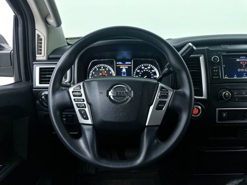 Used 2019 Nissan Titan S image 24