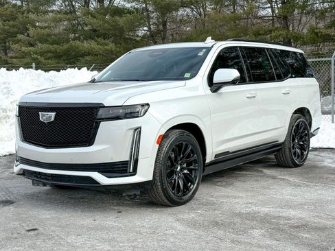 Used 2022 Cadillac Escalade Sport Platinum w/ LPO, ONYX Package image 3