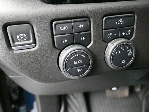 Used 2023 Chevrolet Silverado 1500 LT AWD/4WD image 18
