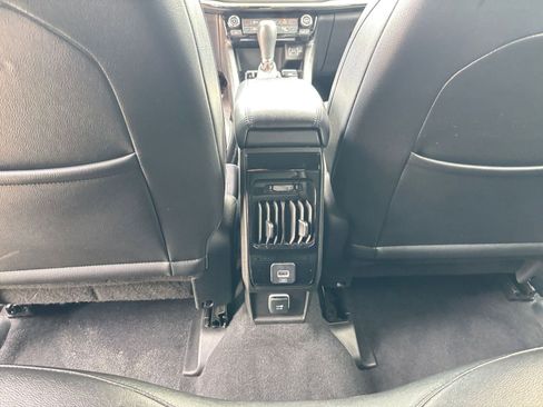 Used 2025 Jeep Compass Trailhawk image 23