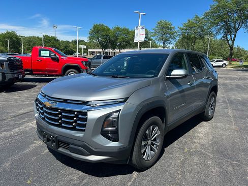 Used 2026 Chevrolet Equinox LT FWD image 1