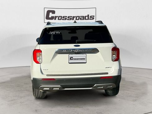 Used 2023 Ford Explorer XLT w/ Equipment Group 202A image 4