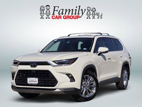 Used 2024 Toyota Grand Highlander Platinum image 1