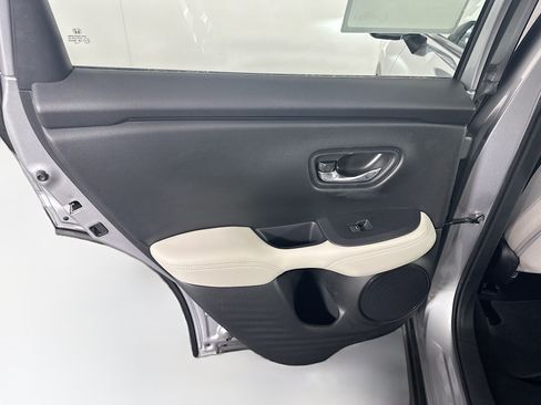 Used 2023 Honda HR-V LX image 24