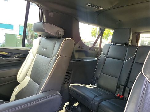 Used 2022 Cadillac Escalade ESV Sport image 21