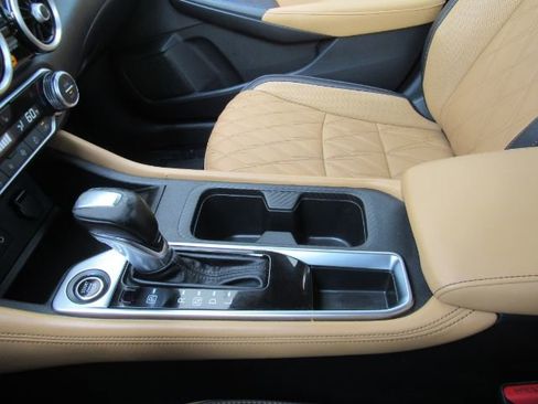 Used 2022 Nissan Sentra SV w/ SV Premium Package image 39