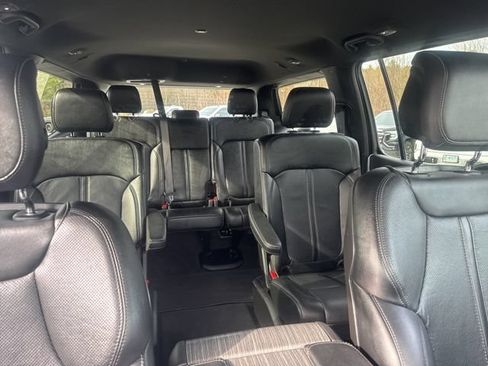 Used 2024 Jeep Wagoneer Series II AWD/4WD image 42