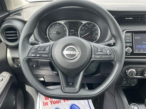 New 2025 Nissan Kicks Play S image 18