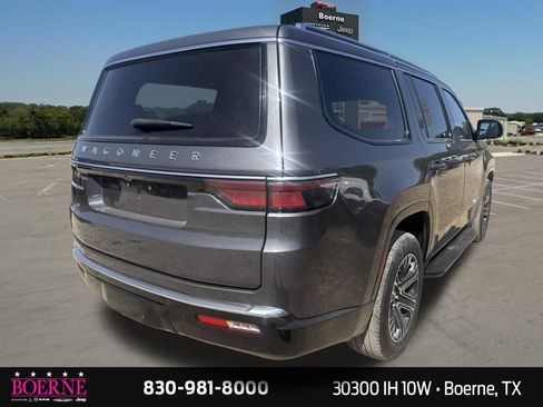 Used 2023 Jeep Wagoneer 4WD w/ Premium Group I image 12