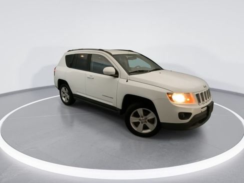 Used 2016 Jeep Compass Latitude AWD/4WD image 8