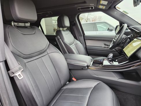 Certified 2025 Land Rover Range Rover Sport image 16